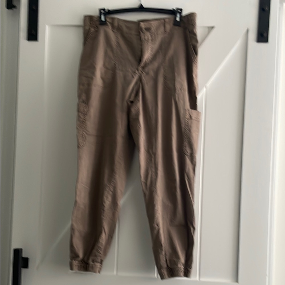 Women’s Cargo Style Tan Pants